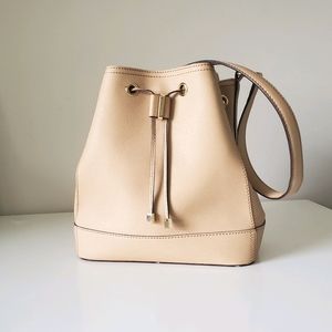 Like New Calvin Klein Bucket Leather Creme Purse